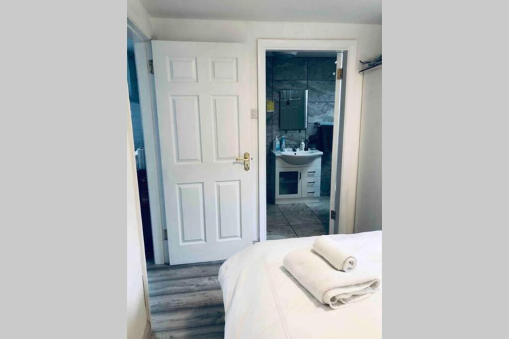 Fuchsia Apartment Tranquil Modern Seaside Apartment On The Wild Atlantic Way Galway Exteriör bild